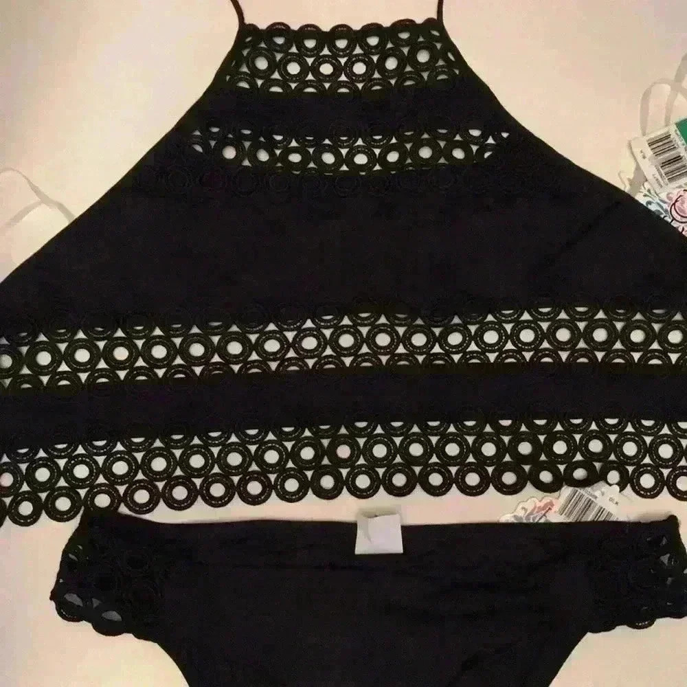 Black tankini
